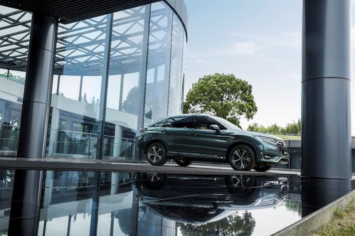 不妥協的 新中產 ,為何紛紛成為全新ur v的 死忠