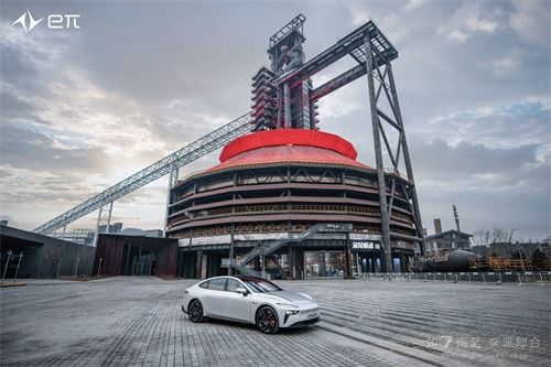 親臨東風奕派 至美智雅 品鑒之旅現場,沉浸感受電動轎跑eπ007 wanos全景聲座艙